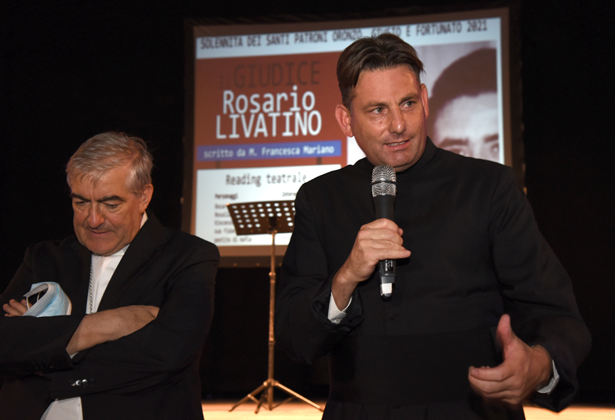 Festa dei Giornalisti di Lecce con don Antonio Coluccia, prete antimafia