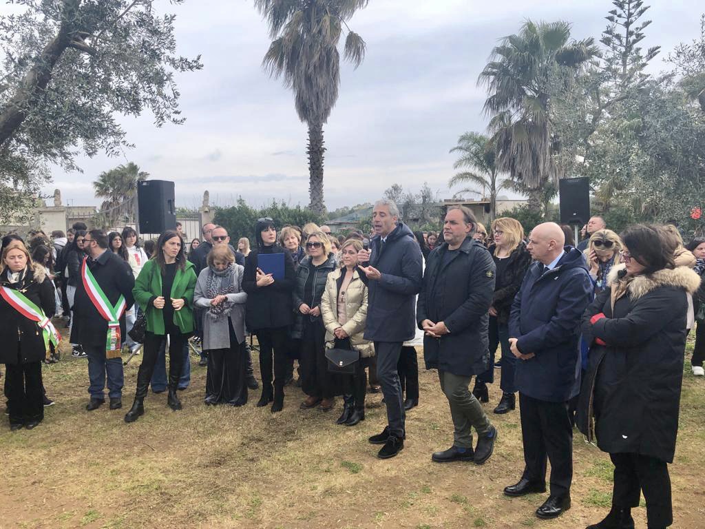 Inaugurato a Martano l’uliveto della memoria dedicato alle vittime di femminicidio