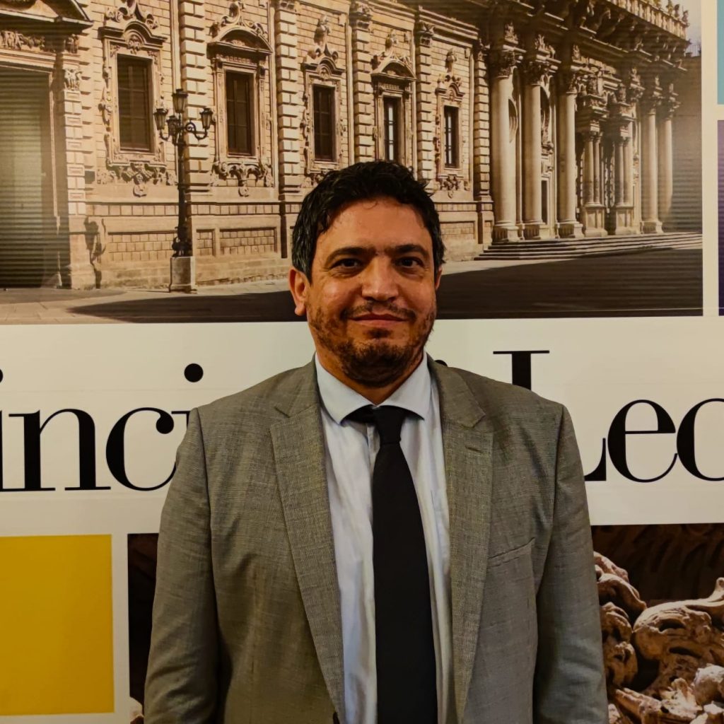 Proseguono i lavori di sfalcio della Lecce-San Cataldo