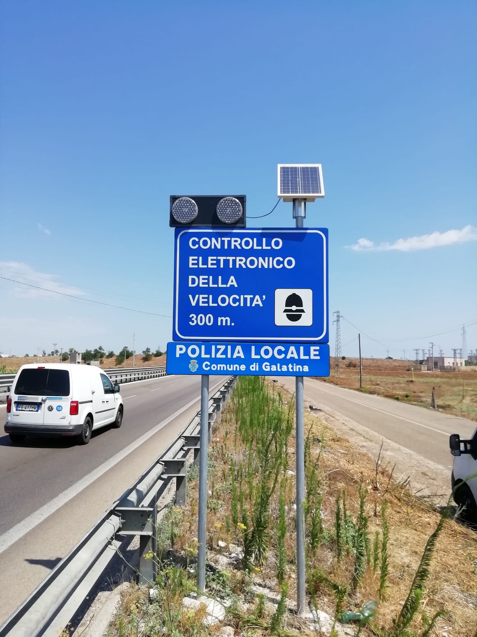 Ripristinata la segnaletica dell’autovelox sulla 101 dopo l’atto di vandalismo