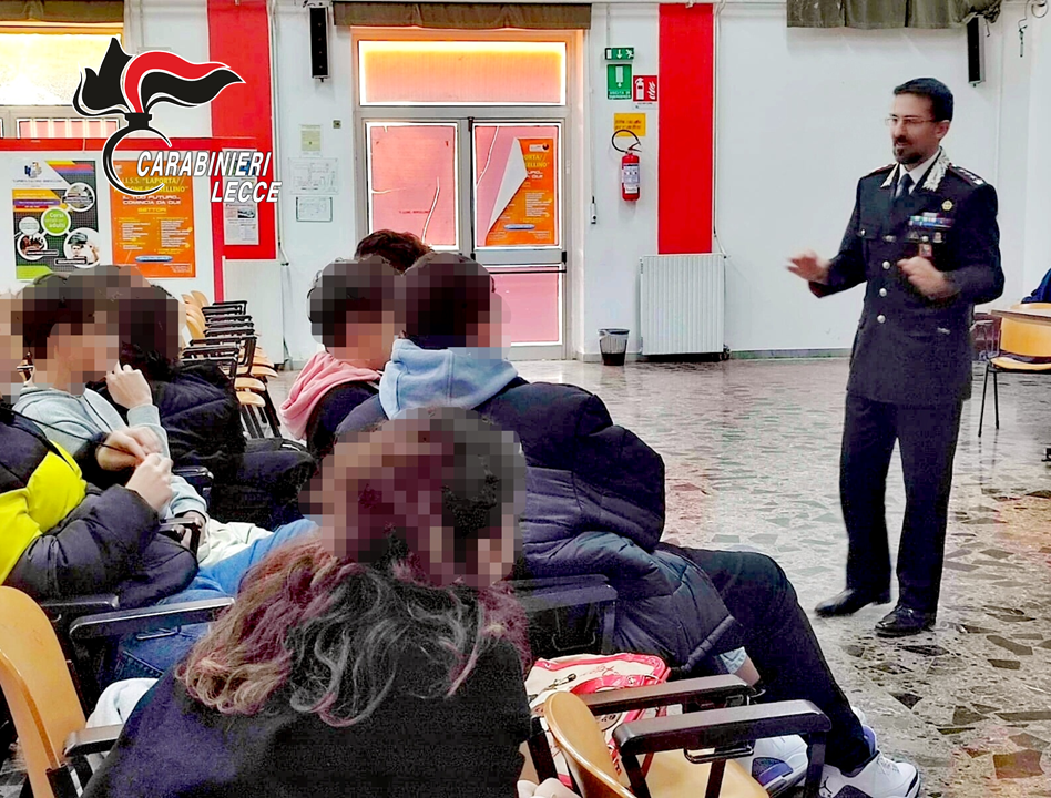 Carabinieri nelle scuole per diffondere la legalità