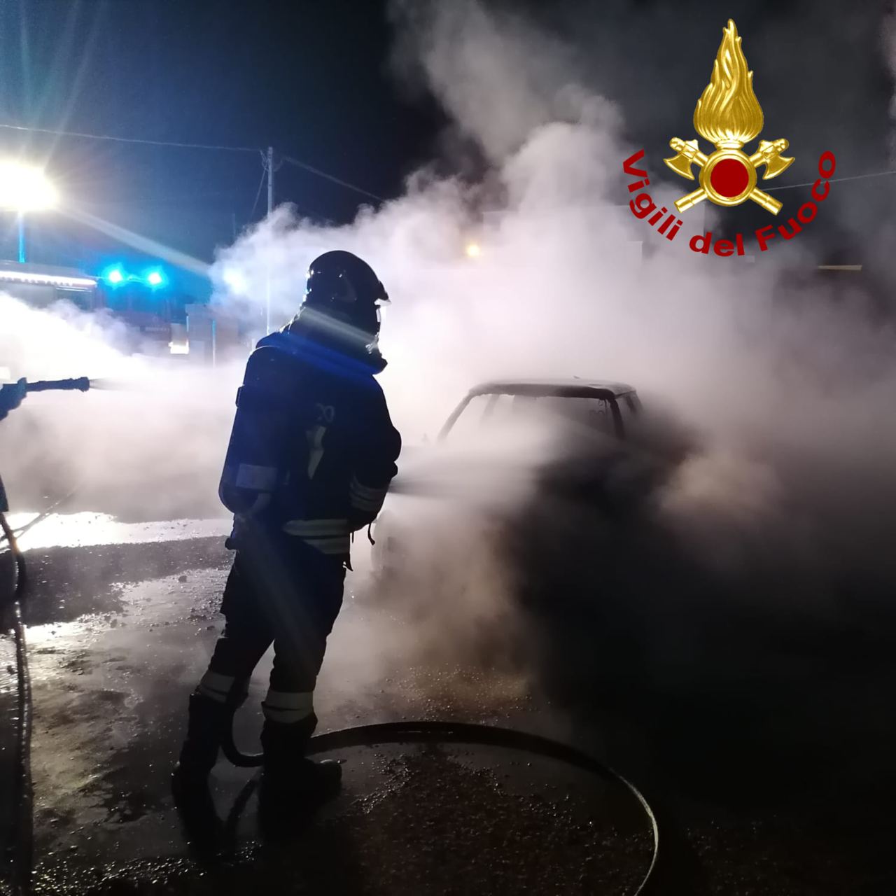 Due auto a fuoco nella notte ad Alliste