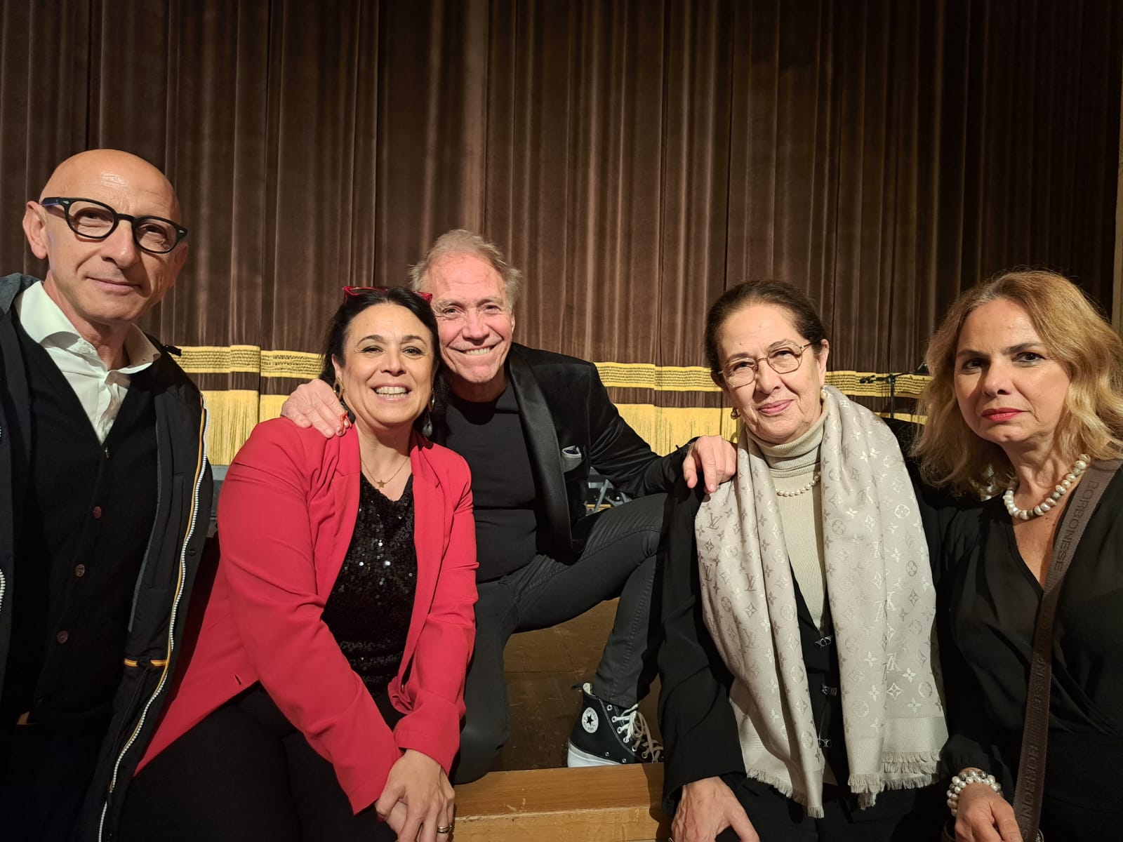 Donato un ecografo grazie a una serata benefica al Teatro Apollo