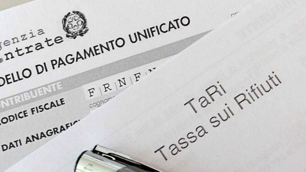 “Silenzio eloquente sul caos Tari: cittadini e sindaci abbandonati a sé stessi”