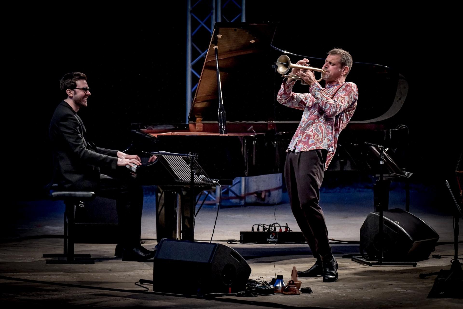 Al Festival dei Concerti del Chiostro il duo “Fabrizio Bosso – Julian Oliver Mazzariello” con una serata dedicata al grande Pino Daniele