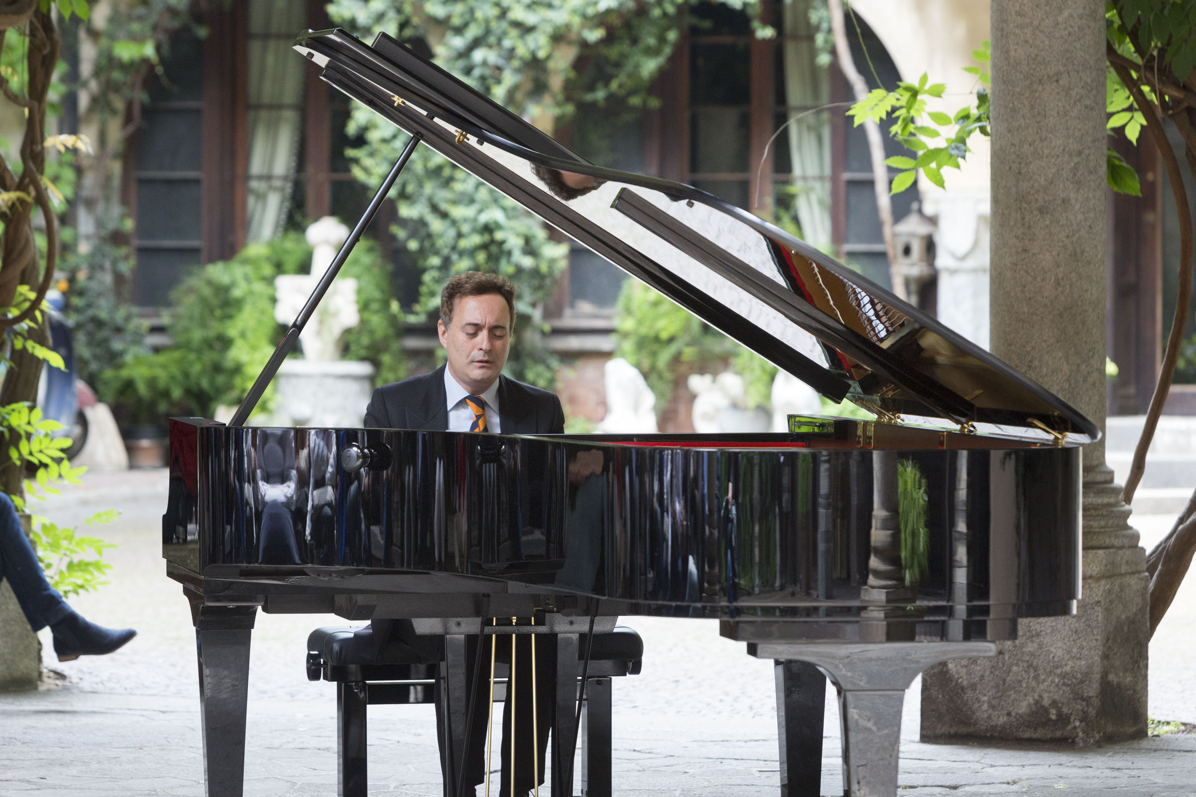 Nuovo appuntamento con la musica del Festival I Concerti Del Chiostro: al piano Gianluca Luisi